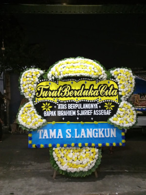 Papan Bunga Duka di Salopa